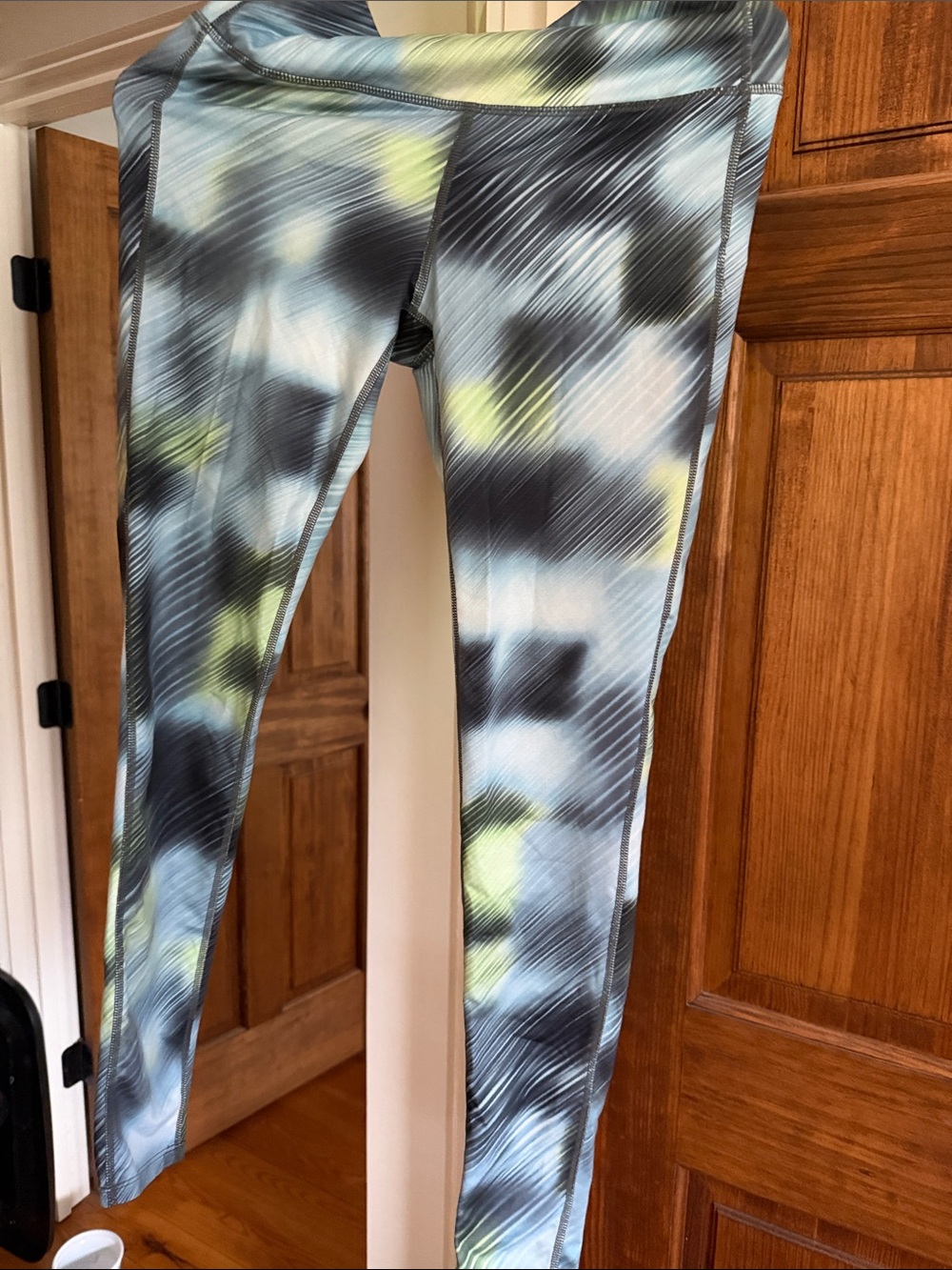 Athleta Women's Skinny Leggings in Blue, Green and Black Abstract Print